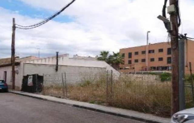 Terreno en Venta en Avinguda del Doctor Clarà en Estación - Universidad