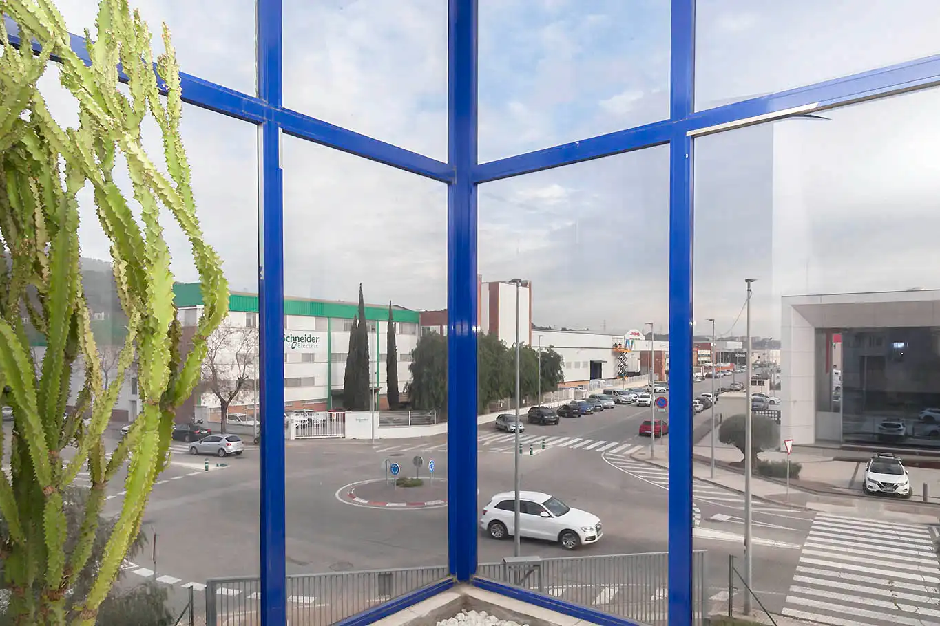 Vista exterior de Nave industrial en venta en Molins de Rei con Alarma