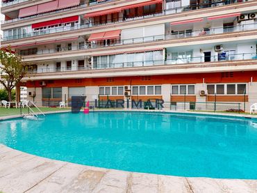 Pis amb piscina en venda a Avenida DENIA 88