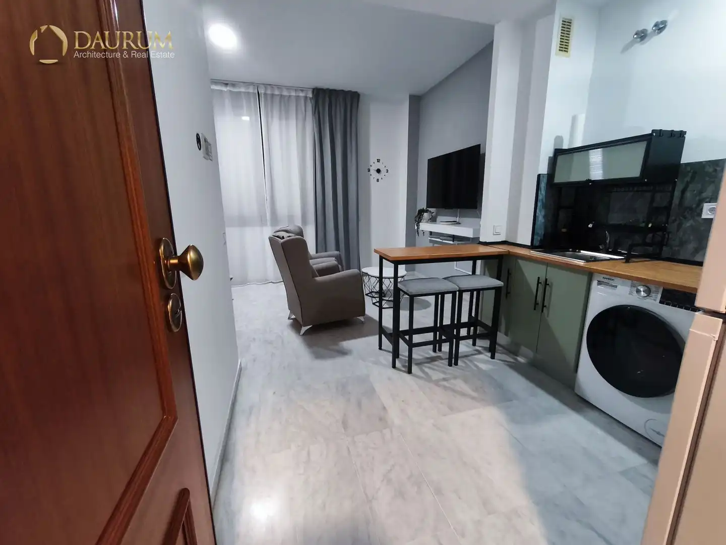 Living room of Apartments for sale in Sevilla  with Air Conditioner, Storage room and Swimming Pool