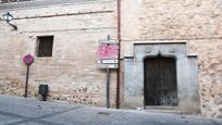 Vista exterior de Casa adosada en venda en  Toledo Capital amb Terrassa