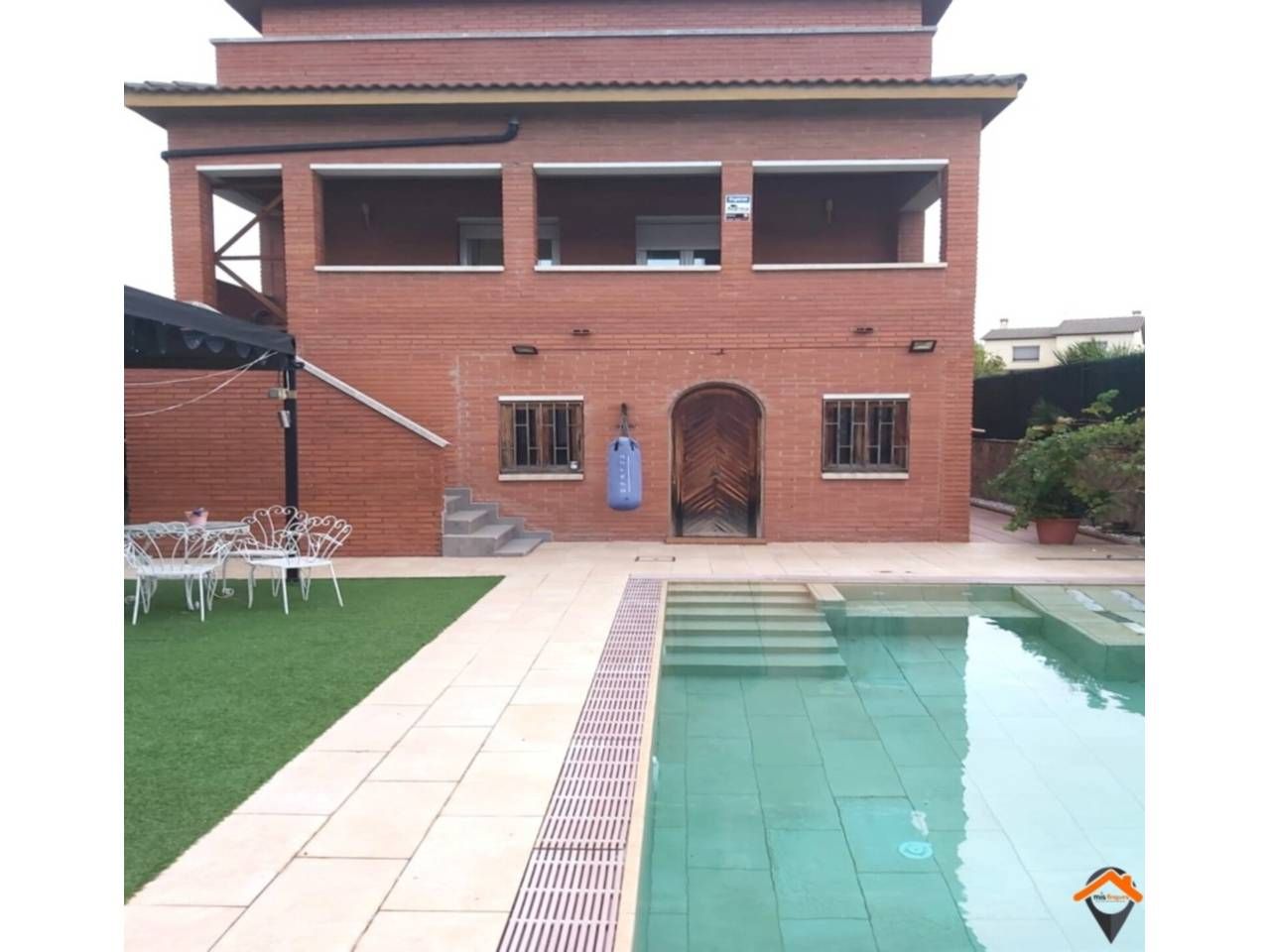 Piscina de Casa o xalet en venda en Barberà del Vallès amb Aire condicionat, Calefacció i Terrassa