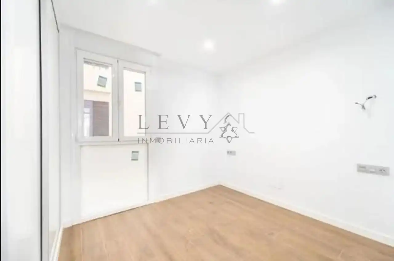 Habitación de Piso en venta en Málaga con Calefacción