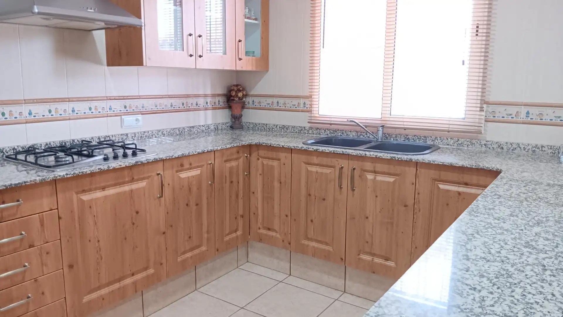 Cocina de Casa o chalet en venta en Cheste con Jardín privado, Terraza y Trastero
