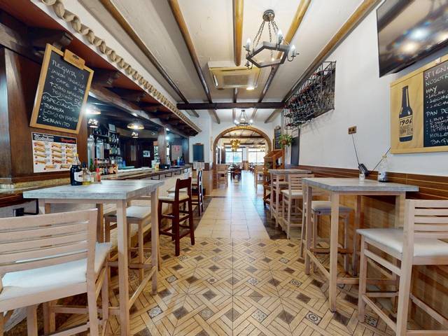 Local comercial en Alquiler en Arroyo de la Miel