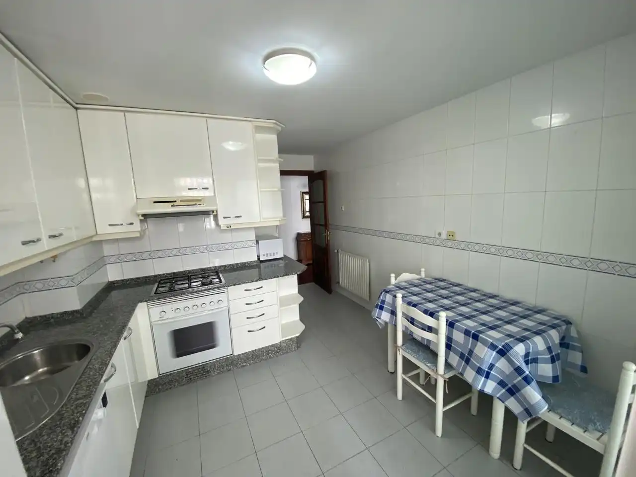 Cocina de Piso de alquiler en A Coruña Capital  con Calefacción y Amueblado