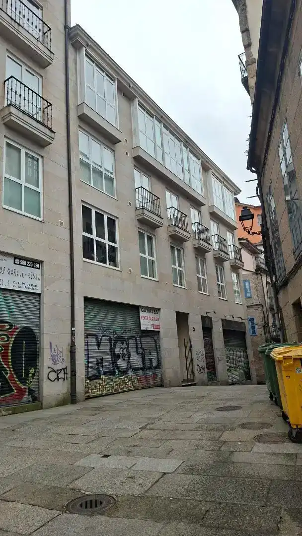 Vista exterior de Pis en venda en Ourense Capital  amb Balcó
