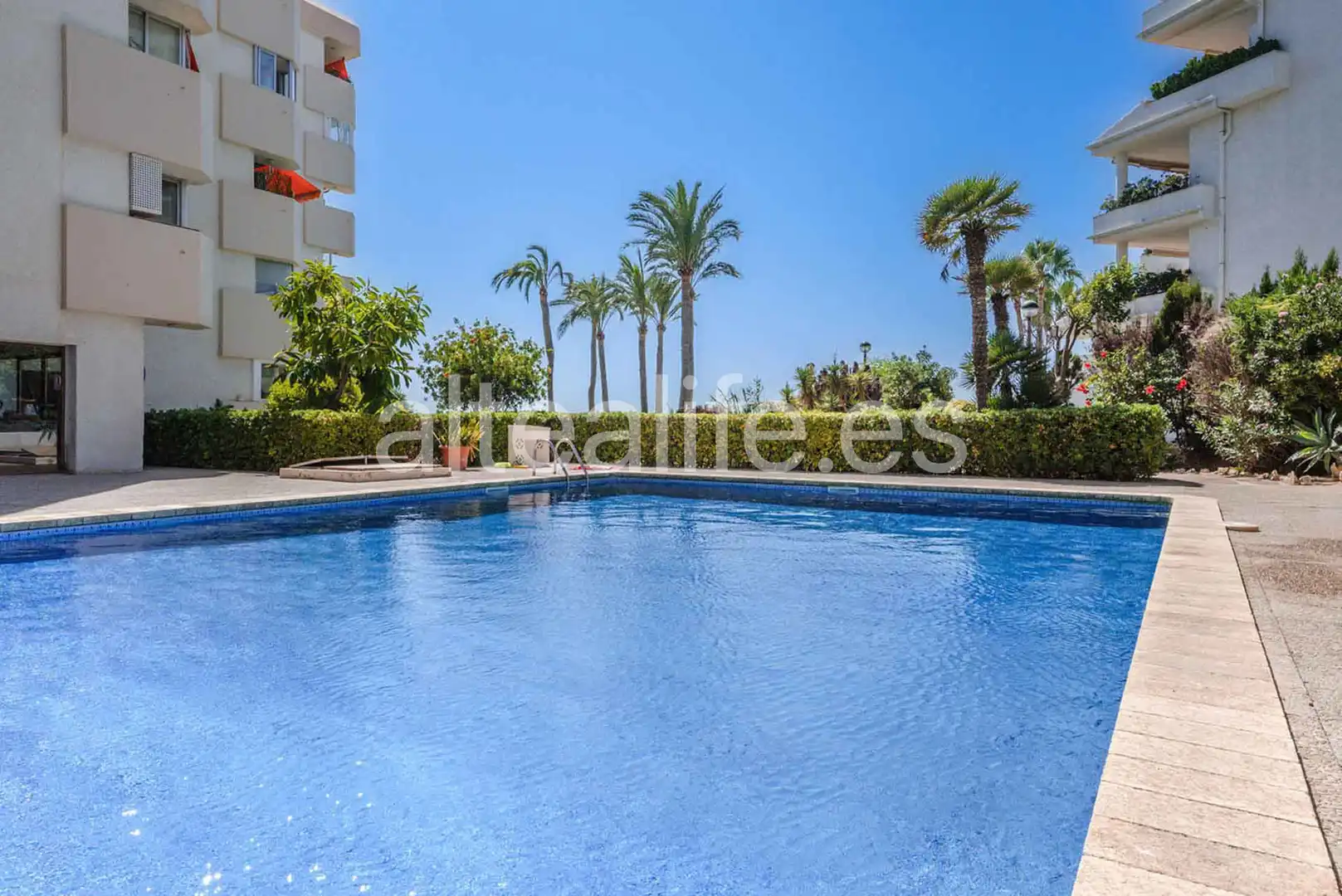 Piscina de Apartament de lloguer en Altea amb Calefacció, Terrassa i Moblat