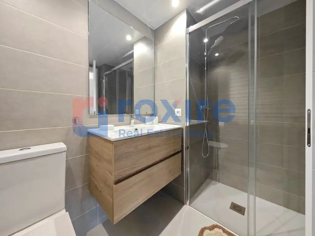 Bathroom of Apartments for rent in Eivissa  with Air Conditioner, Heating and Terrace