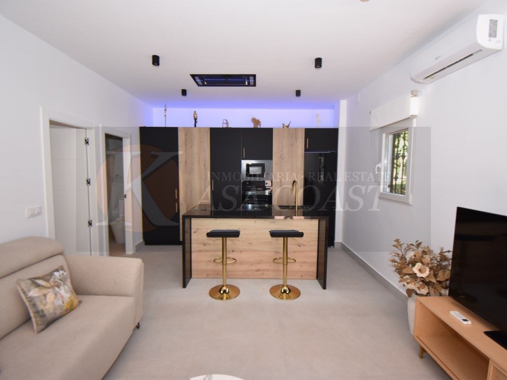 Kitchen of Flat for sale in Fuengirola  with Air Conditioner, Private garden and Furnished