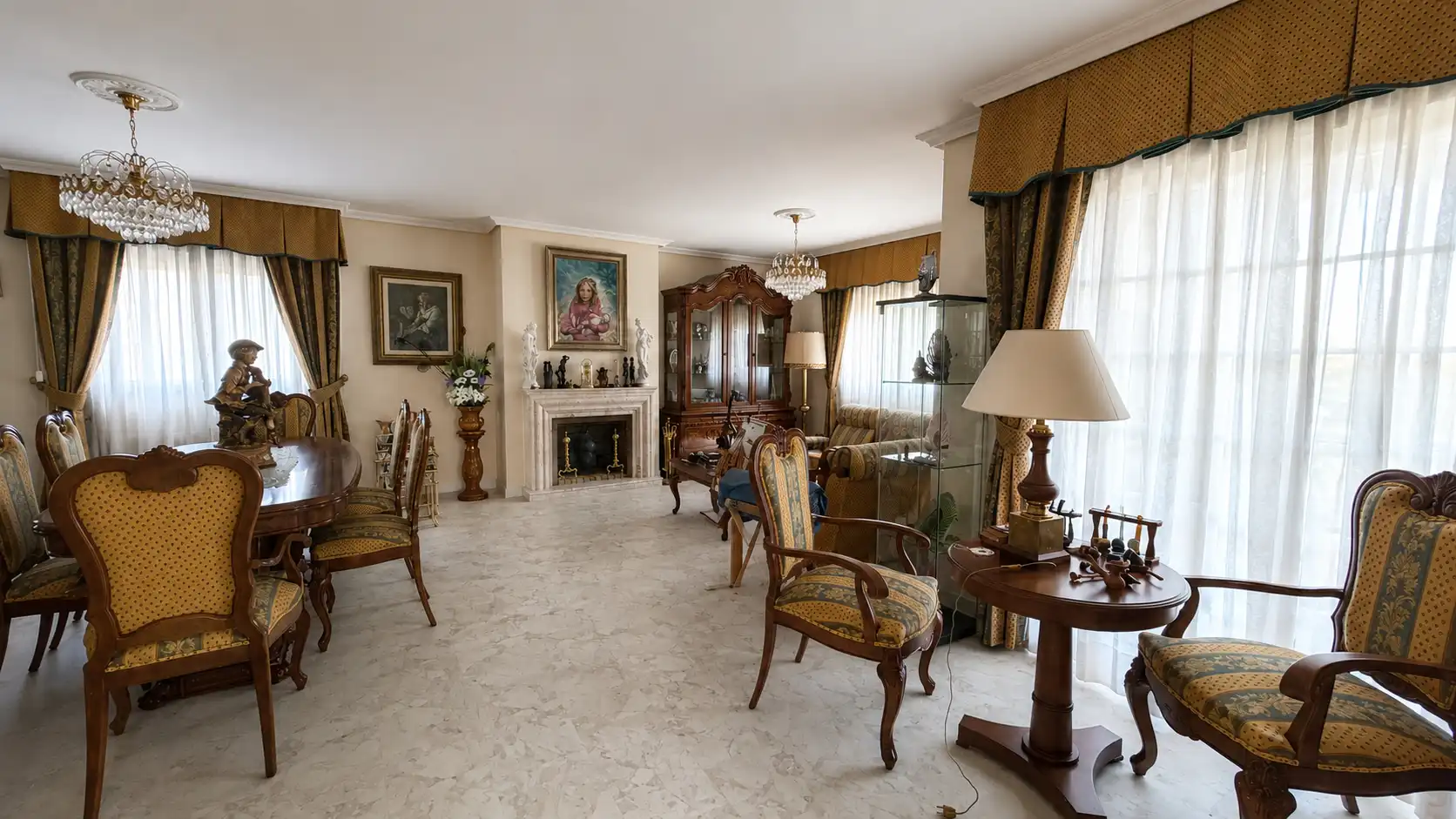Living room of Houses for sale in San Lorenzo de El Escorial  with Air Conditioner, Heating and Private garden