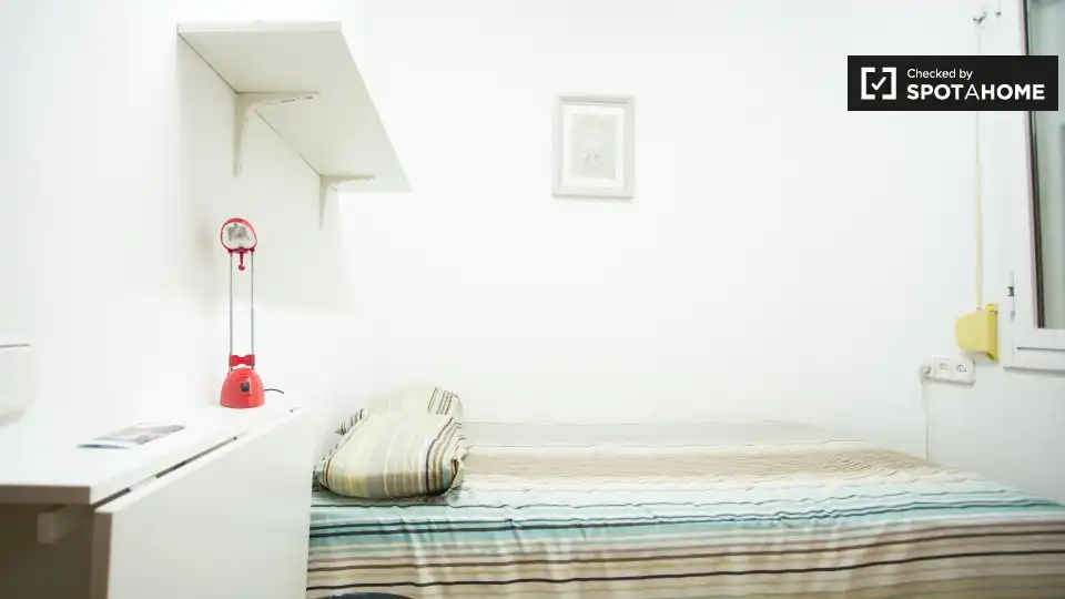 Room in La Sagrera