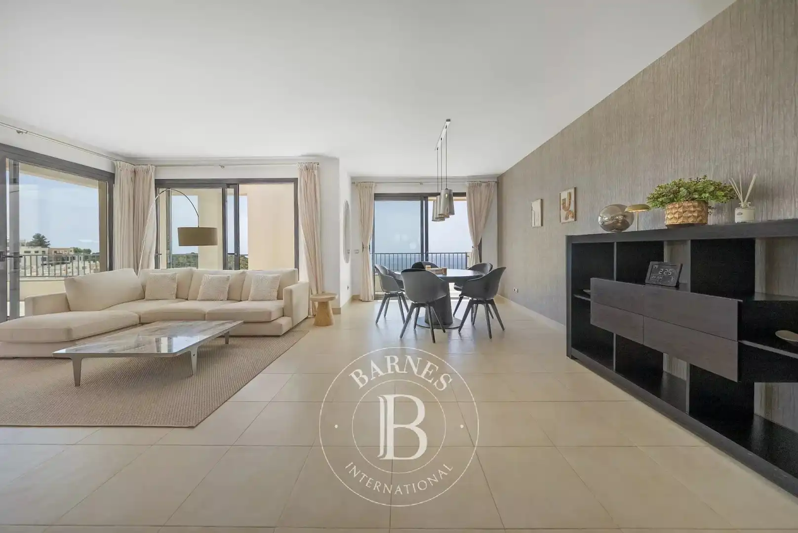 Sala d'estar de Àtic en venda en Marbella amb Aire condicionat, Calefacció i Terrassa