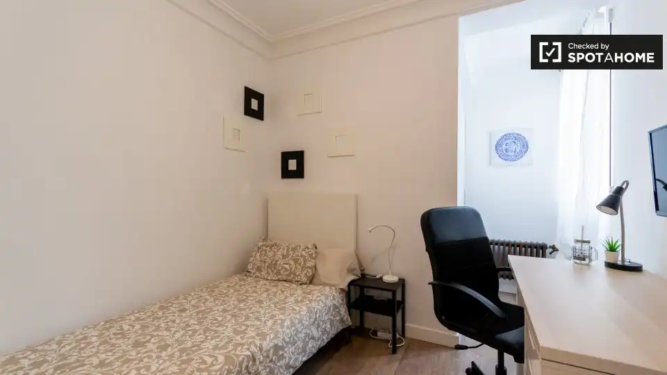Room in Puerta del Ángel