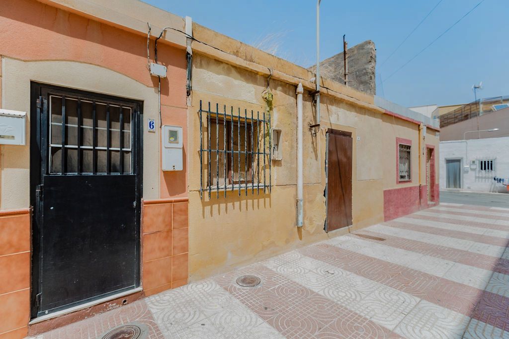 Vista exterior de Casa o chalet en venta en Roquetas de Mar
