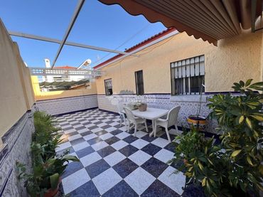 Casa amb balcó en venda a Arco Norte - Avda España