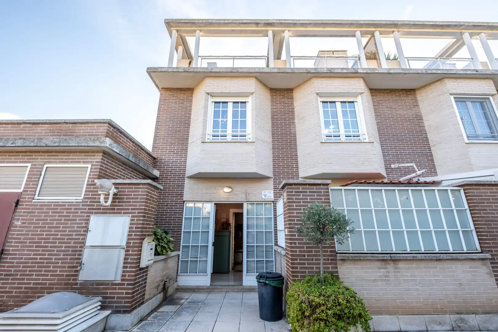 Exterior view of Detached homes for sale in Zaragoza  with Air Conditioner, Heating and Community pool