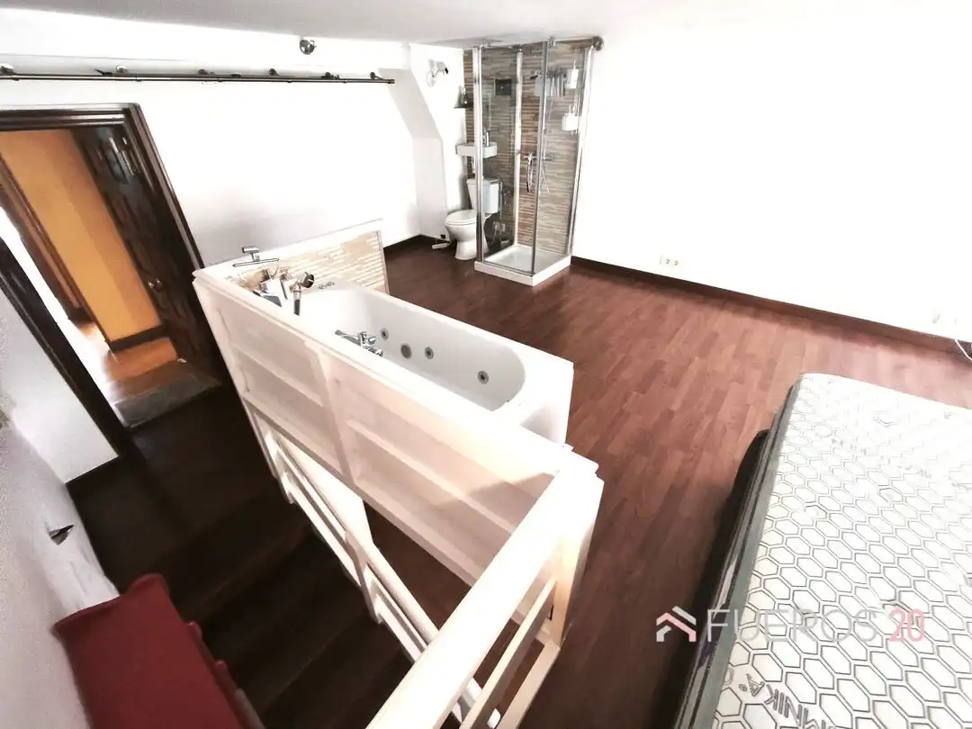 Baño de Piso en venta en Barakaldo  con Calefacción y Amueblado