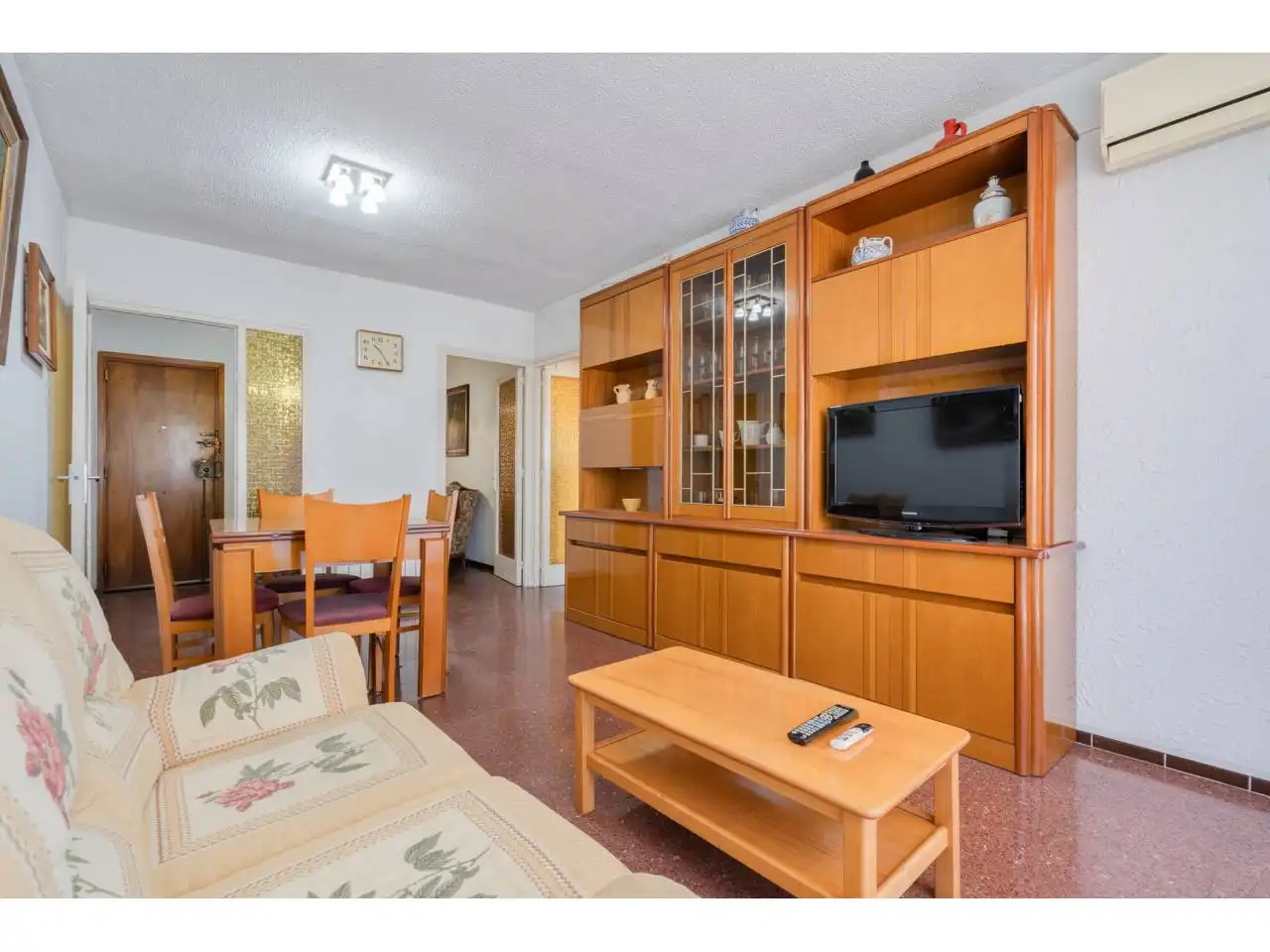 Sala d'estar de Àtic en venda en Terrassa amb Calefacció, Parquet i Terrassa