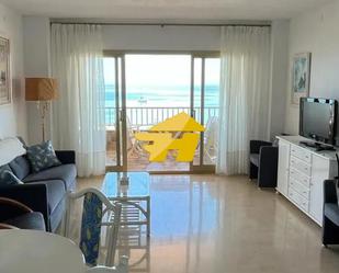 Sala d'estar de Pis de lloguer en Fuengirola amb Moblat