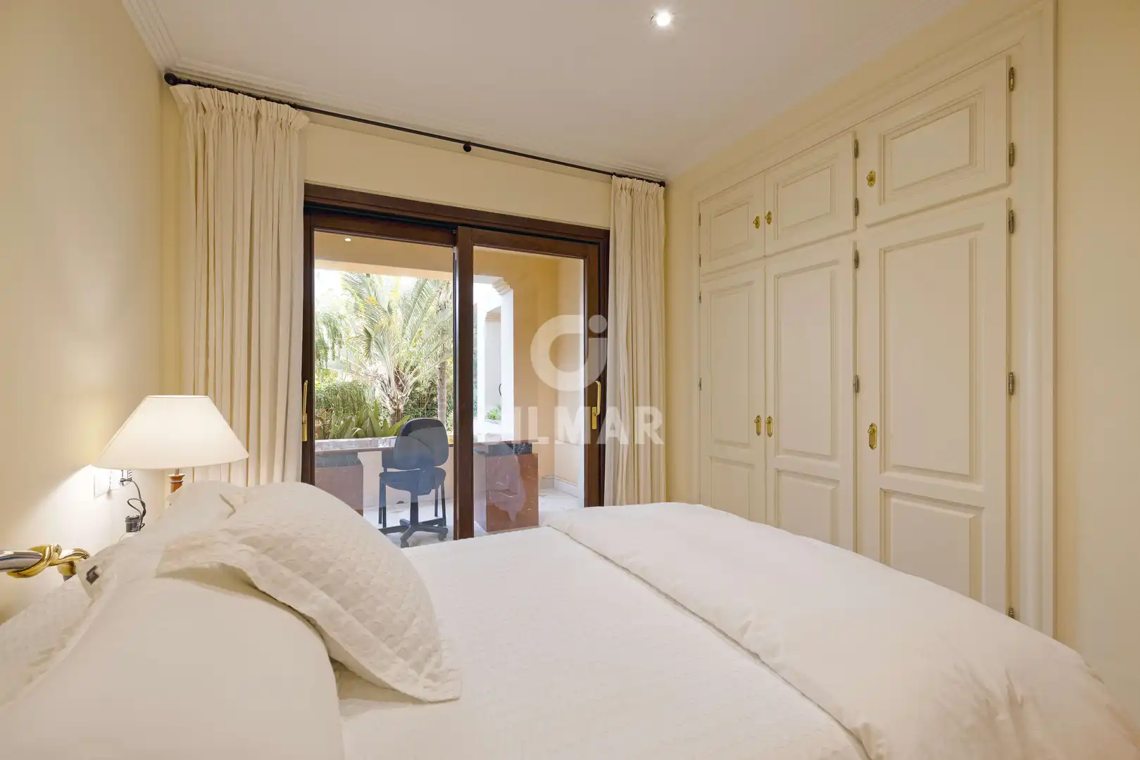Habitación de Casa o chalet en venta en Benahavís con Calefacción, Jardín privado y Piscina