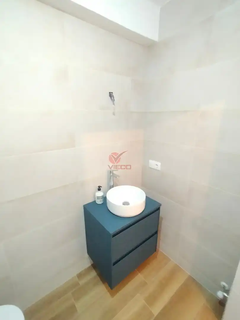 Baño de Piso en venta en Cuenca con Calefacción