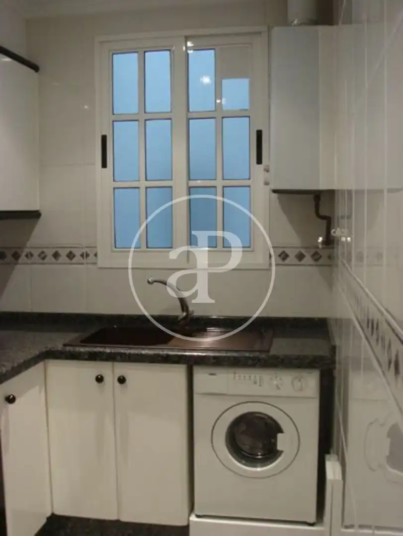 Kitchen of Flat for rent in  Valencia Capital  with Air Conditioner, Heating and Furnished