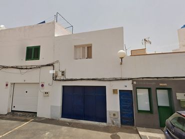 Villa à vendre à C/ Lajiar