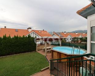 Piscina de Casa adosada en venda en Abanto y Ciérvana-Abanto Zierbena amb Calefacció, Jardí privat i Terrassa
