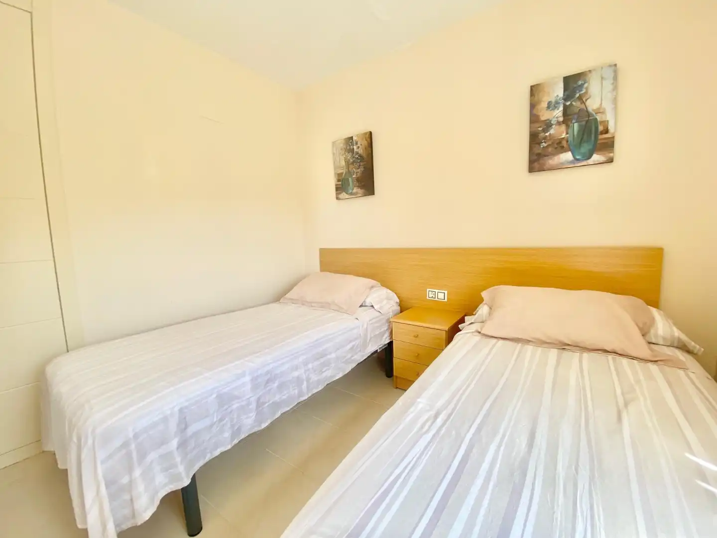 Habitación de Apartamento de alquiler en Benidorm con Aire acondicionado, Calefacción y Terraza