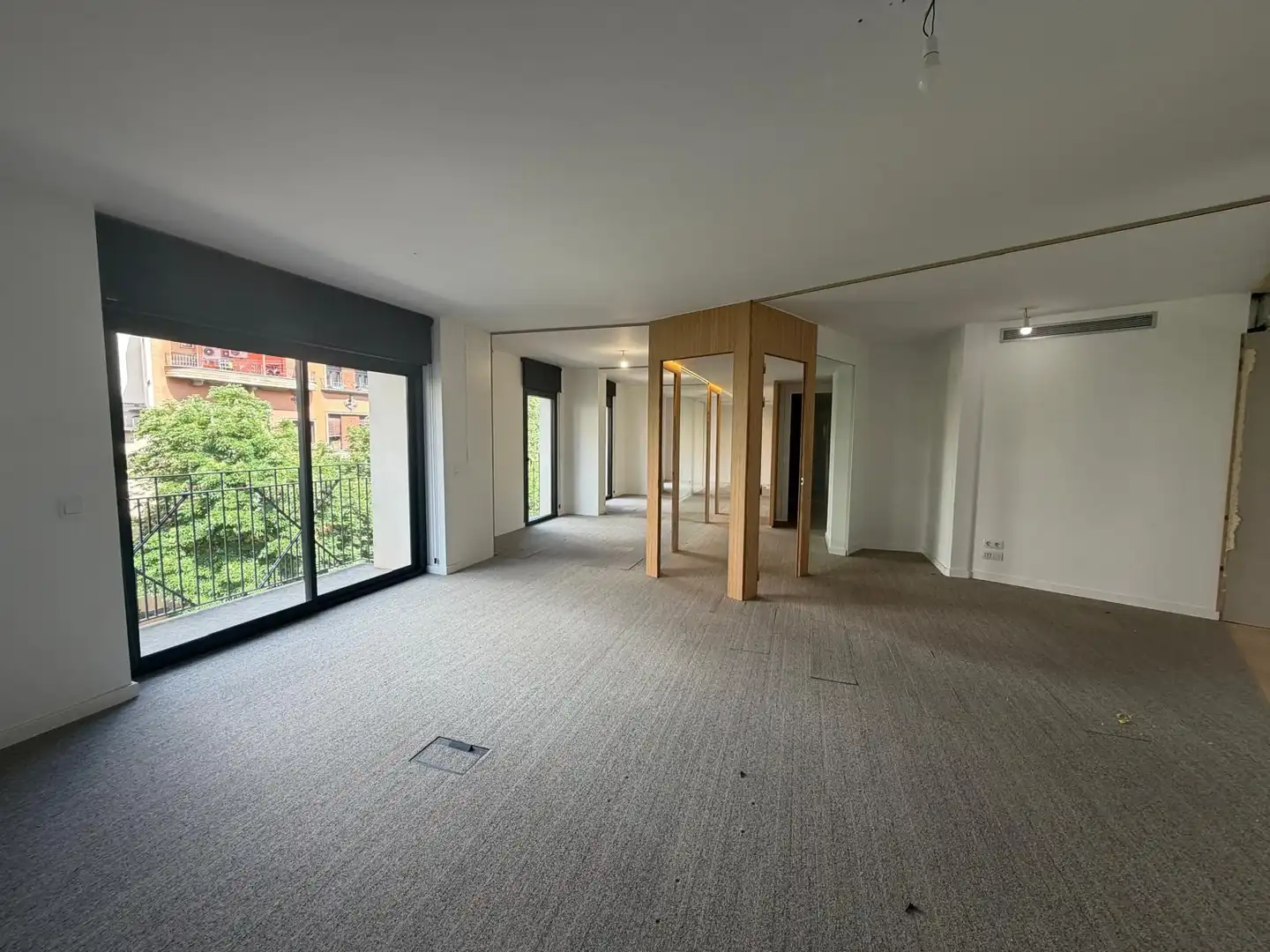 Büro zur Miete in Girona mit Klimaanlage und Heizung