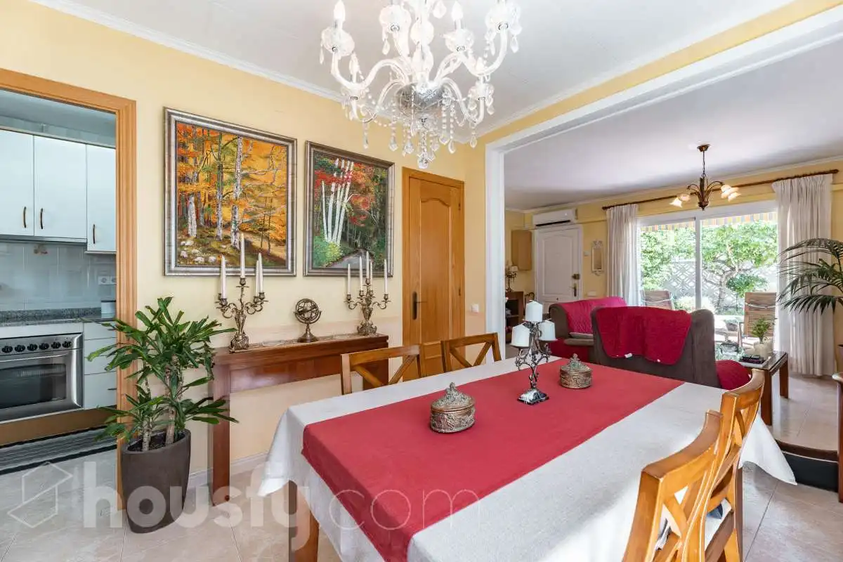 Detached homes for sale in Calle Santiago Rusiñol, Coma-ruga platja