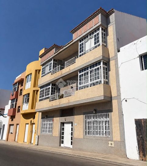 Foto 2 de Piso en venta en Corralejo, La Oliva
