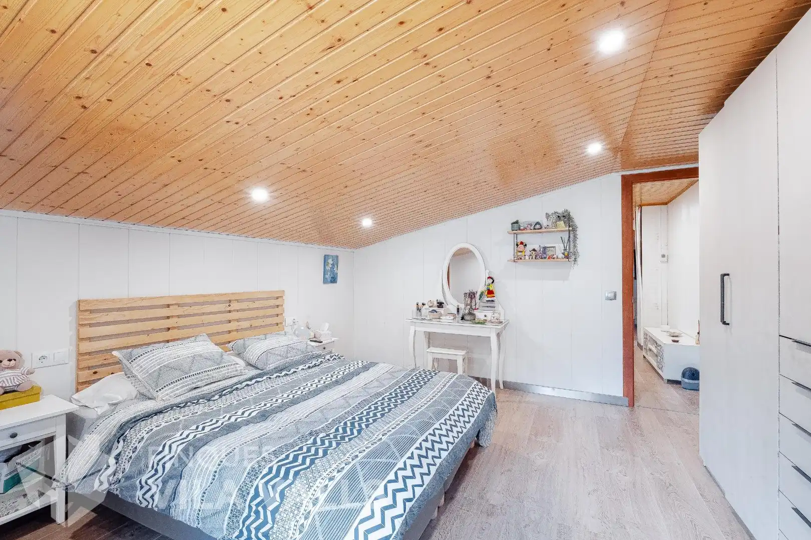 Dormitori de Casa o xalet en venda en Sant Quirze Safaja amb Jardí privat, Parquet i Terrassa