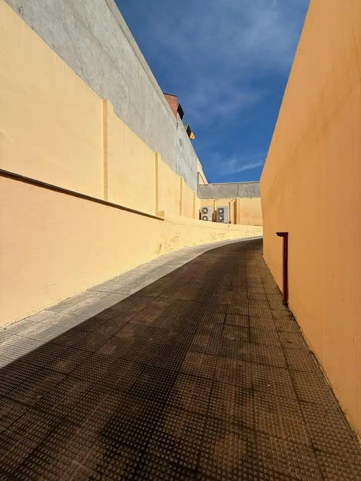 Exterior view of Garage for sale in Madrid