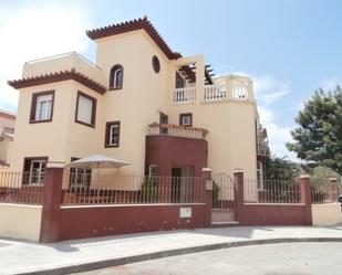 Exterior view of Single-family semi-detached for sale in Vélez-Málaga  with Terrace, Balcony and Community pool