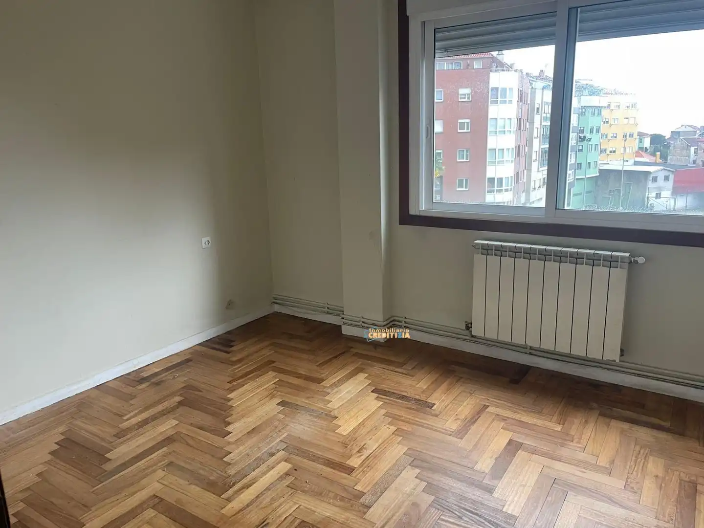 Dormitori de Pis en venda en Vigo  amb Calefacció, Traster i Balcó