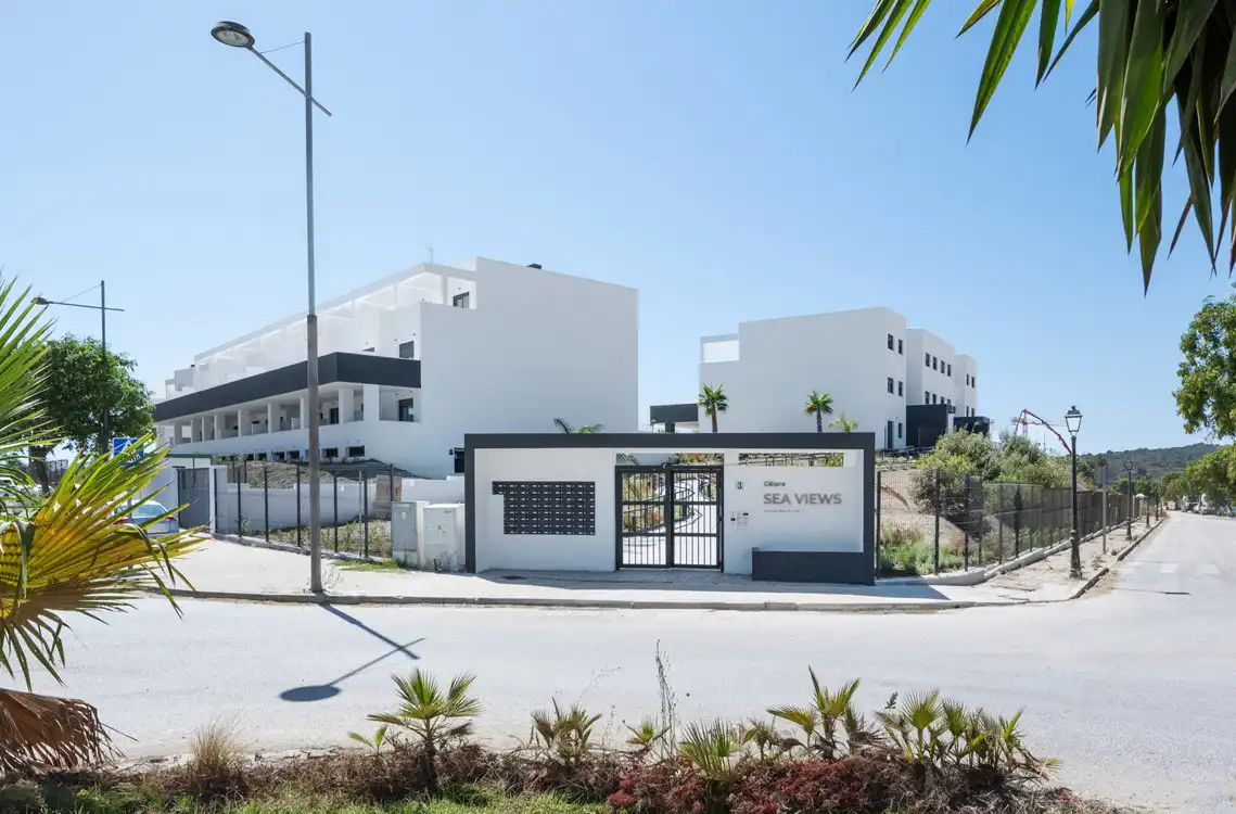 Vista exterior de Planta baixa en venda en Estepona amb Aire condicionat, Terrassa i Moblat