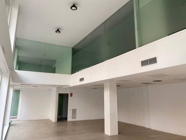 Local comercial en Alquiler en Carrer Pere Joan Perpinyà, 63 en Sector V