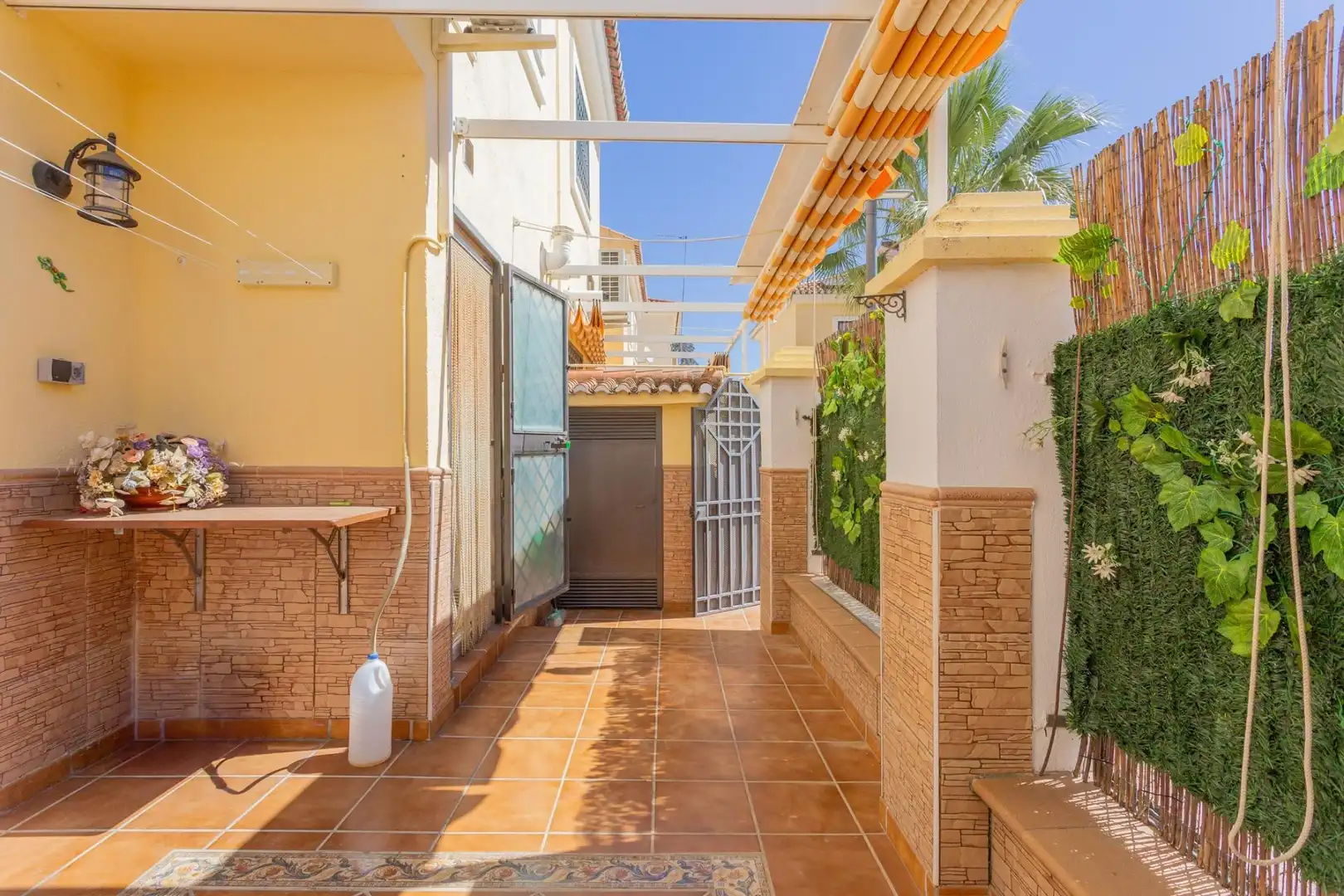 Terrassa de Casa adosada en venda en Alhendín amb Moblat i Piscina comunitària