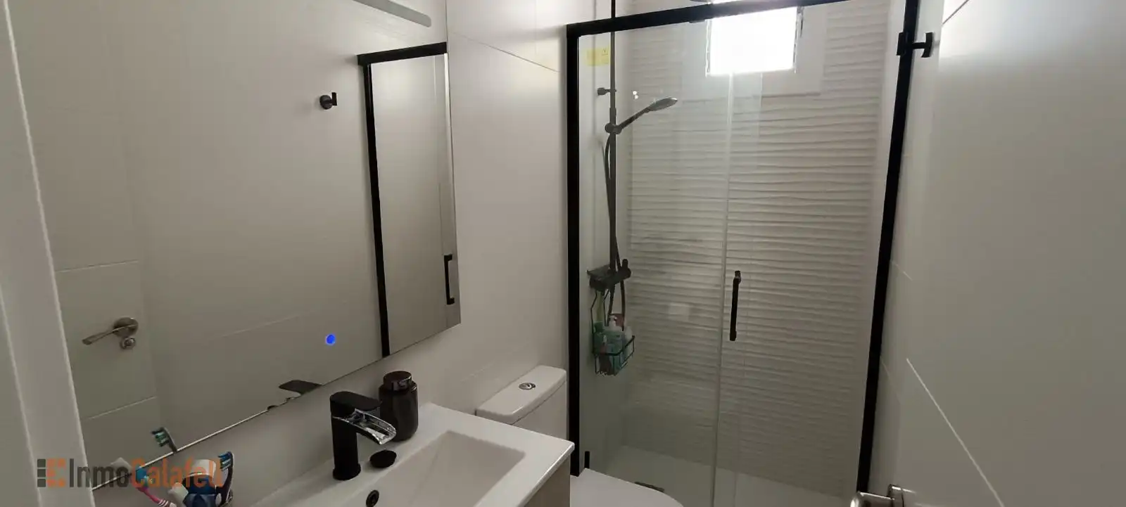 Badezimmer von Dachboden zum Verkauf in Calafell mit Klimaanlage, Heizung und Terrasse