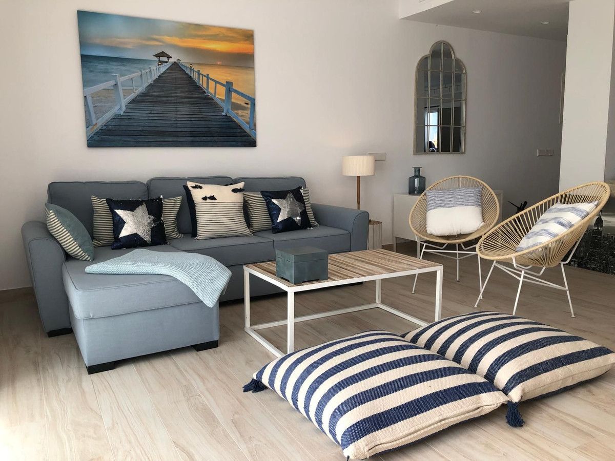 Sala d'estar de Àtic de lloguer en Málaga Capital amb Aire condicionat, Jardí privat i Terrassa