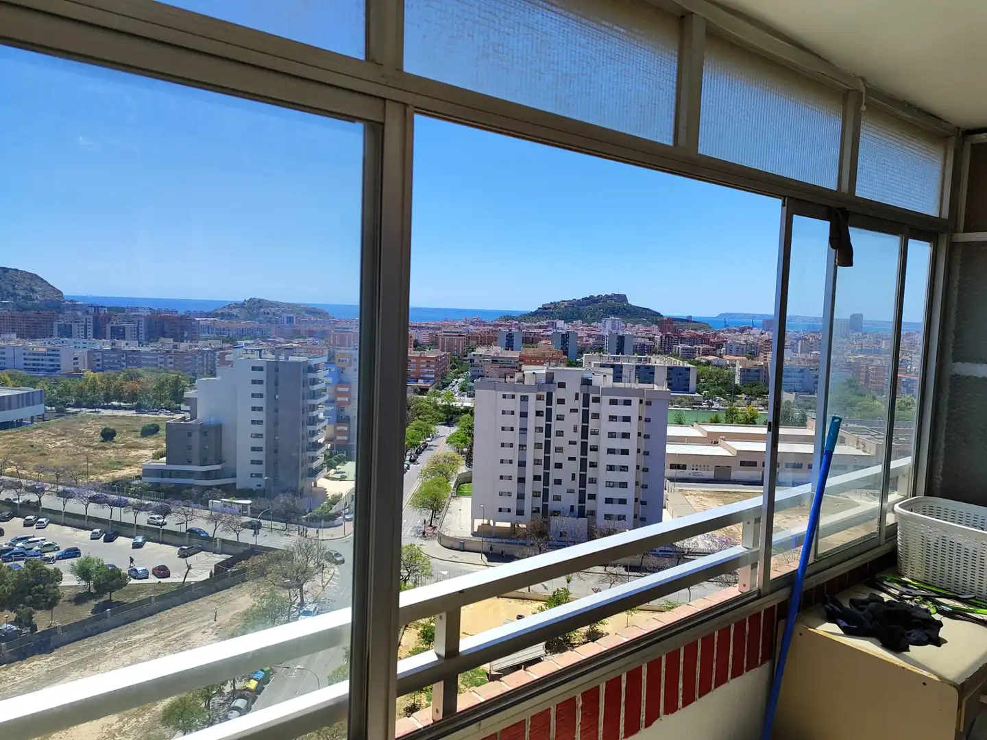 Vista exterior de Pis en venda en Alicante / Alacant amb Calefacció, Moblat i Balcó