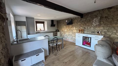 Casa de pueblo pareada reformada con patio de 50 m2 y anexo de 76 m2 en Bolmir a 5 min de Reinosa, imatge 5