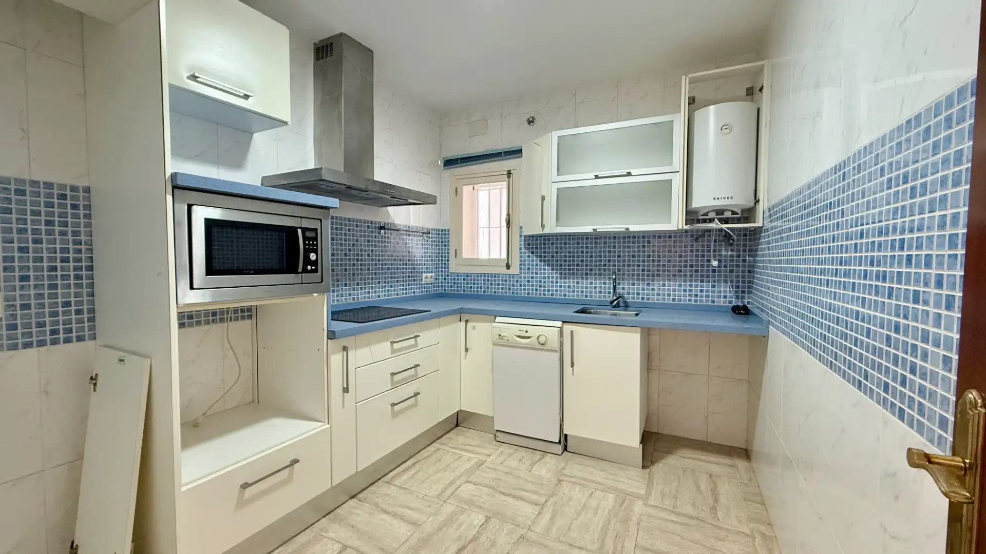 Cocina de Piso en venta en Cádiz con Aire acondicionado