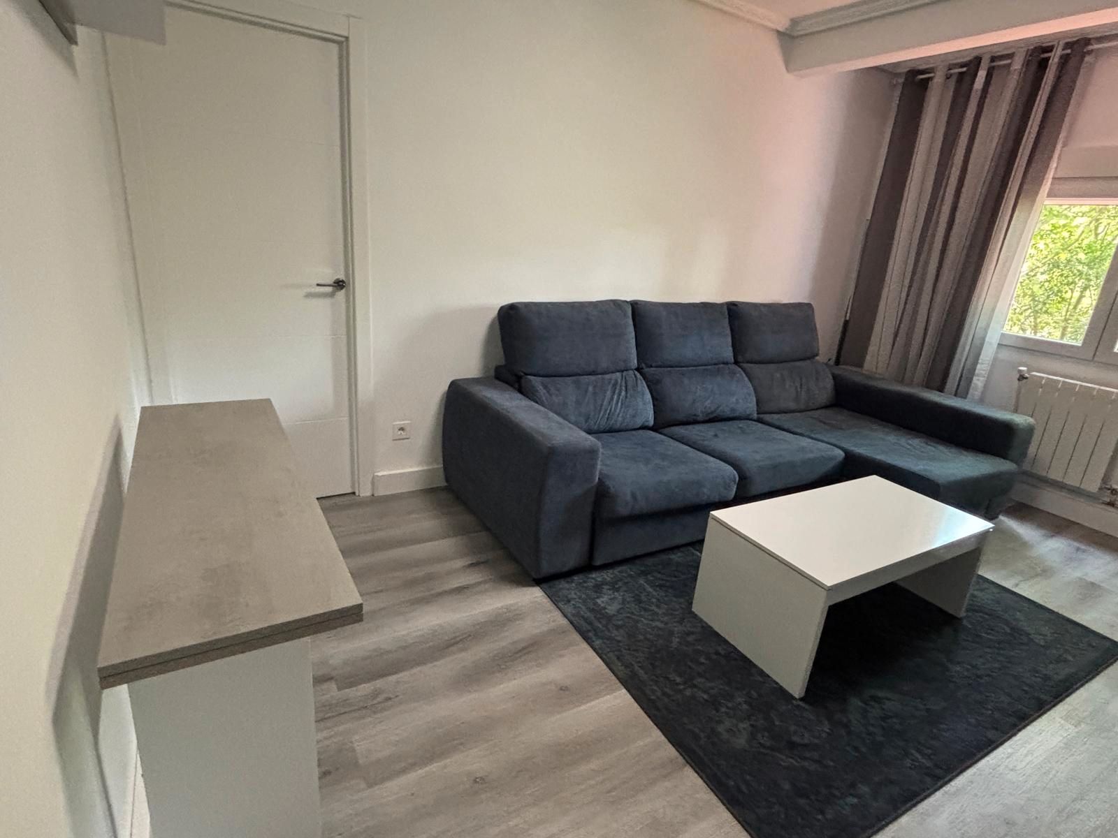 Sala d'estar de Pis en venda en Valladolid Capital amb Calefacció, Traster i Moblat