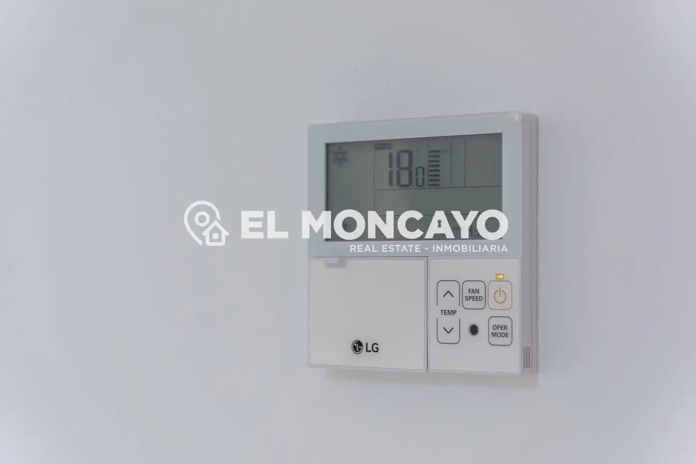 Detached house with pool for sale in Avenida Playa Honda, imagen 25