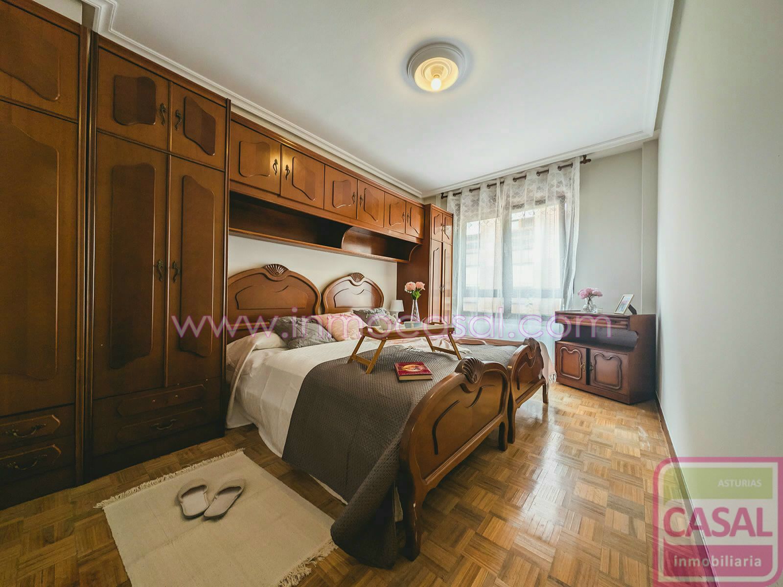 Bedroom of Flat for sale in Oviedo   with Heating