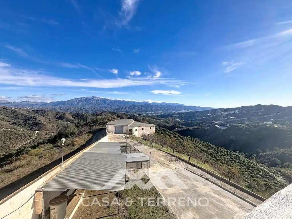 Vista exterior de Casa o chalet en venta en Macharaviaya con Aire acondicionado, Jardín privado y Terraza