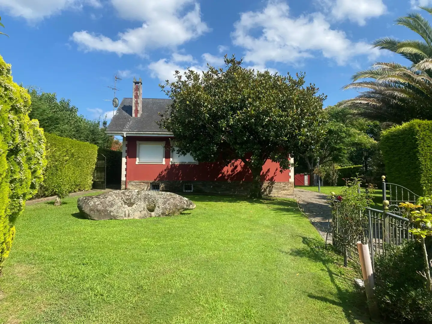 Vista exterior de Casa o chalet en venta en Lugo con Calefacción, Piscina y Amueblado